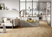 Marazzi Actually Natural – pavimento effetto legno in soggiorno