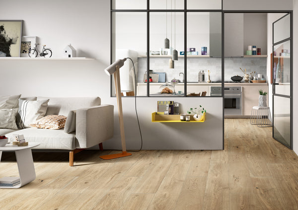 Marazzi Actually Natural – pavimento effetto legno in soggiorno