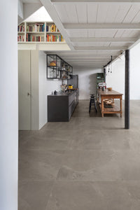Marazzi Mystone Ardesia Cenere – pavimento in ambientazione