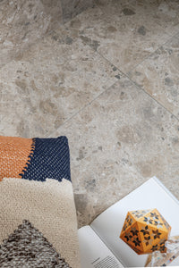Marazzi Carácter Multicolor – pavimento effetto pietra in ambiente