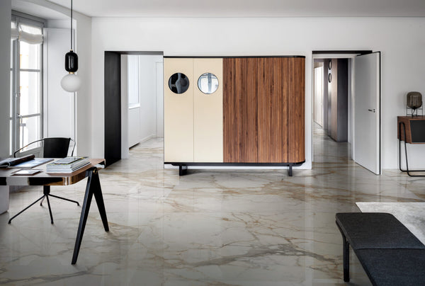 Marazzi Grande Marble Look Calacatta Vena Vecchia – pavimento effetto marmo nello studio