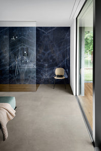 Marazzi Grande Marble Look Sodalite Blu Faccia B – rivestimento bookmatch nella doccia